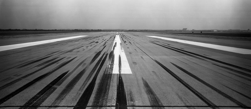 Start/landingsbaan 09-27, de Buitenveldertbaan (1969) © Frits J. Rotgans / Nederlands Fotomuseum