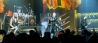 Rob Halford schopt mobiel weg tijdens concert